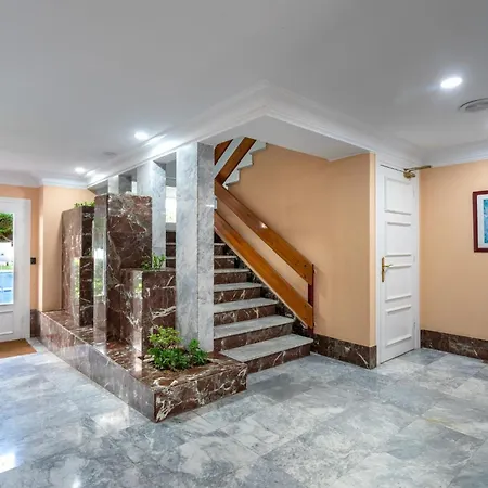 Charming 1-bedroom With Pool In Lejlighed