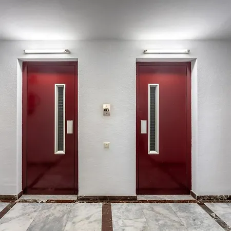 Lejlighed Charming 1-bedroom With Pool In Lloret de Mar