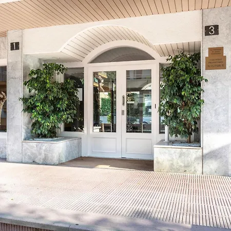 Διαμέρισμα Charming 1-bedroom With Pool In